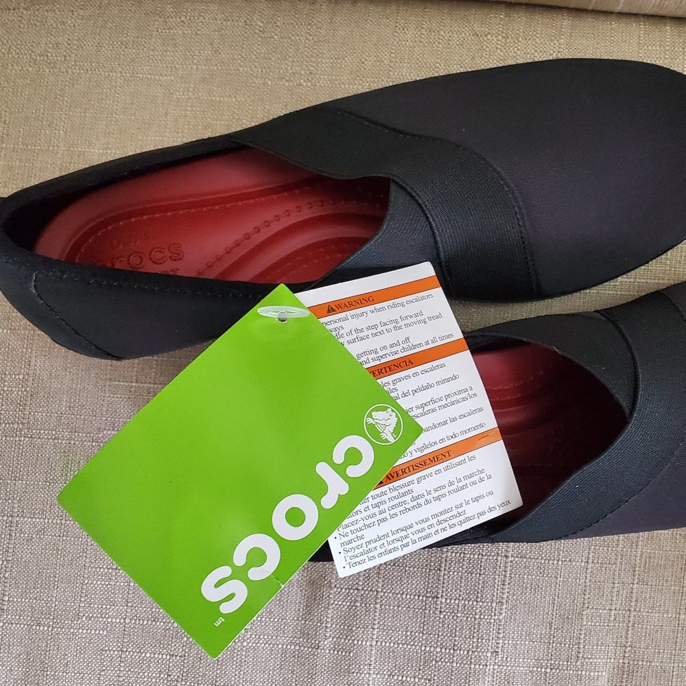 Women's Crocs Busy Day Stretch Asymmetrical Wedge Black